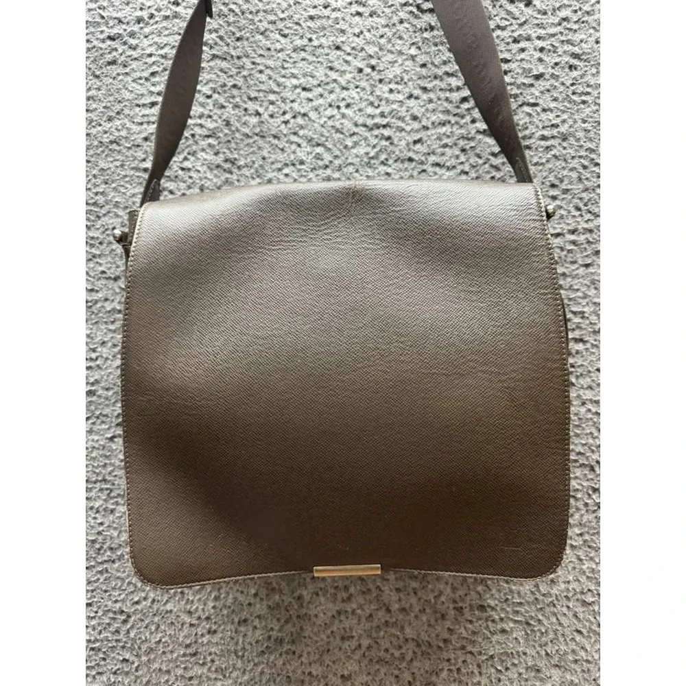 Louis Vuitton Taiga Viktor Leather Shoulder Messenger Bag Brown‎ 13.5